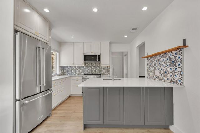 3808 Oak Creek DR, Austin, TX 78727