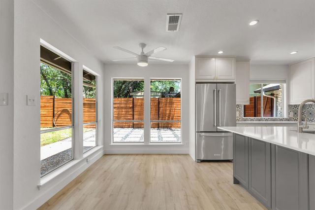 3808 Oak Creek DR, Austin, TX 78727