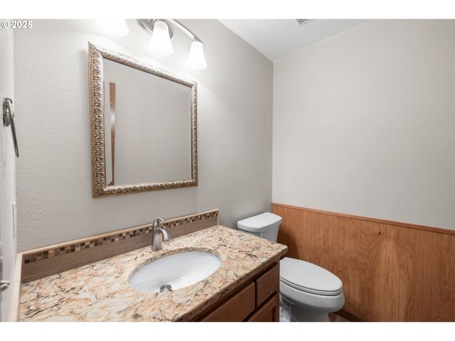 15609 Ne SUMMERPLACE Dr, Portland, OR 97230