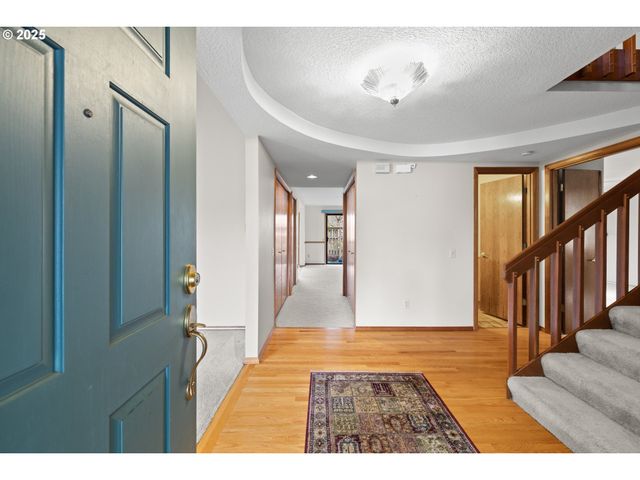 15609 Ne SUMMERPLACE Dr, Portland, OR 97230