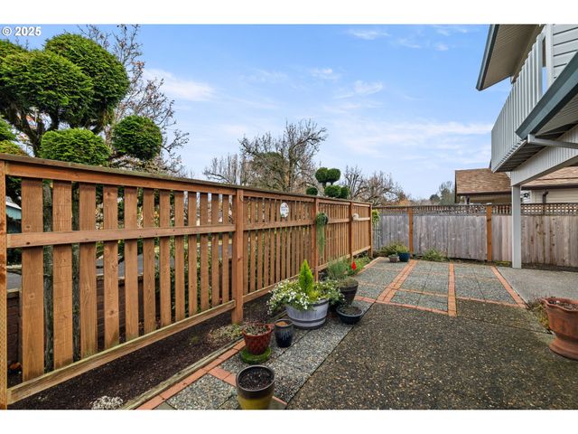 15609 Ne SUMMERPLACE Dr, Portland, OR 97230