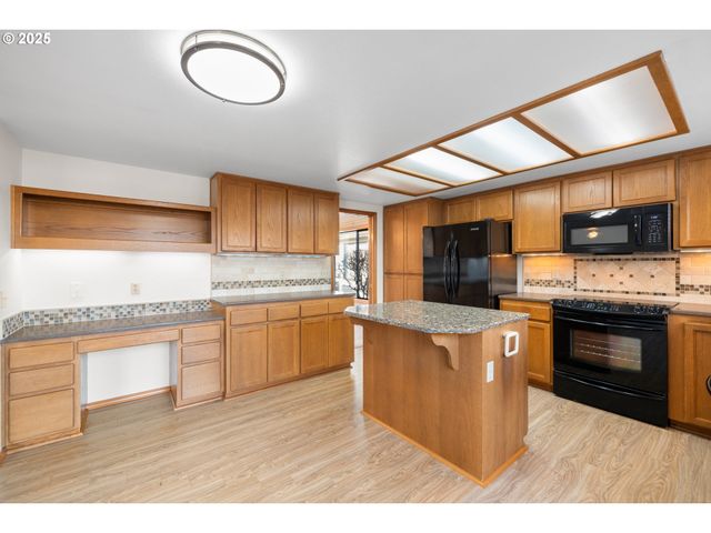 15609 Ne SUMMERPLACE Dr, Portland, OR 97230