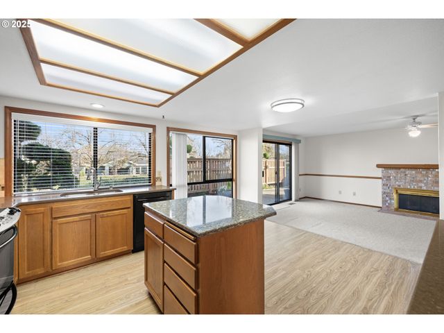 15609 Ne SUMMERPLACE Dr, Portland, OR 97230