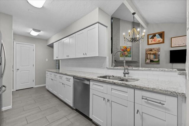 59 Hideaway Drive, Friendswood, TX 77546