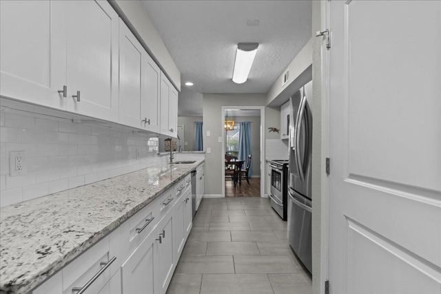 59 Hideaway Drive, Friendswood, TX 77546
