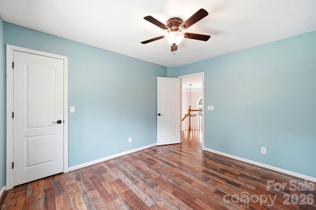 6821 Hollow Oak Drive, Charlotte, NC 28227