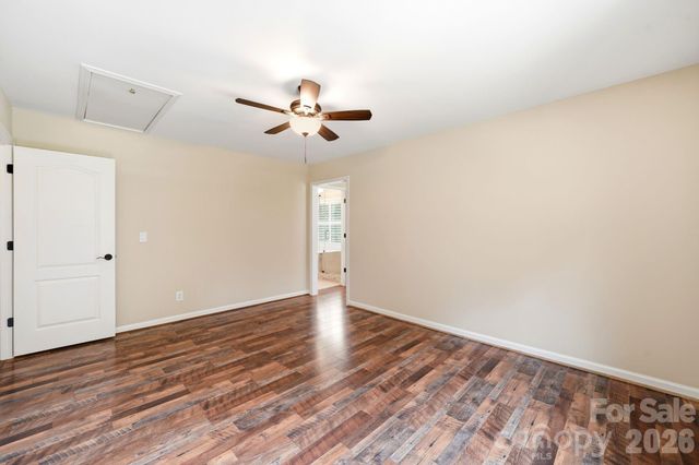 6821 Hollow Oak Drive, Charlotte, NC 28227