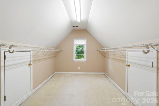 6821 Hollow Oak Drive, Charlotte, NC 28227