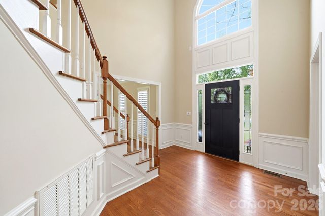 6821 Hollow Oak Drive, Charlotte, NC 28227