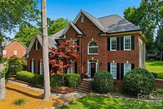 6821 Hollow Oak Drive, Charlotte, NC 28227