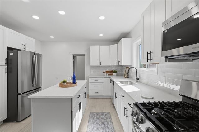 59 Maplewood Ave, Crafton, PA 15205