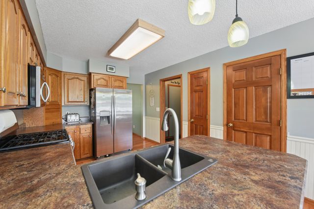 908 Martys Way, Osceola, WI 54020