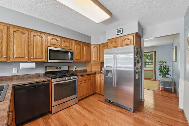 908 Martys Way, Osceola, WI 54020