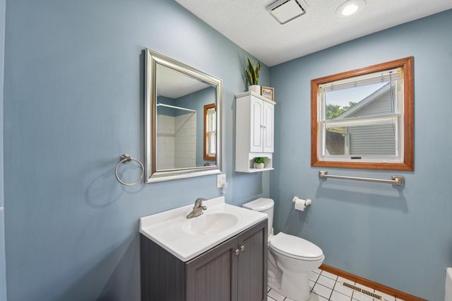 908 Martys Way, Osceola, WI 54020