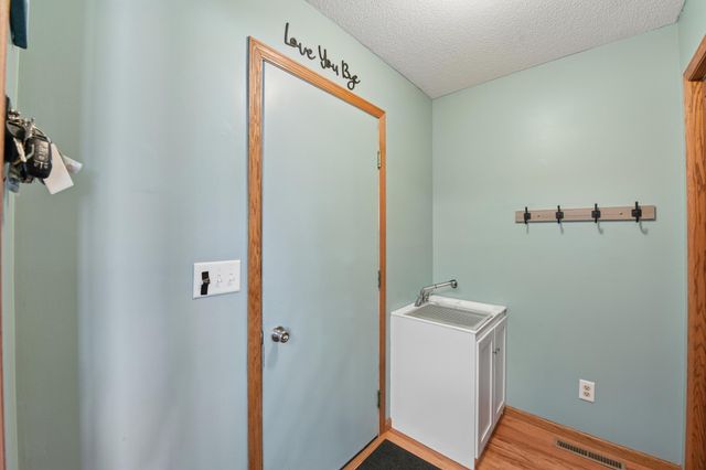 908 Martys Way, Osceola, WI 54020