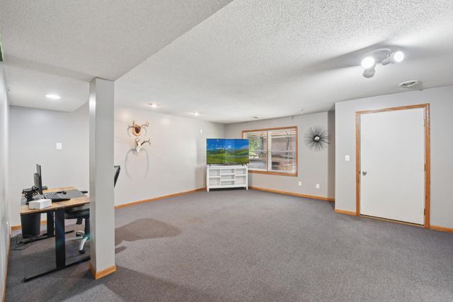 908 Martys Way, Osceola, WI 54020
