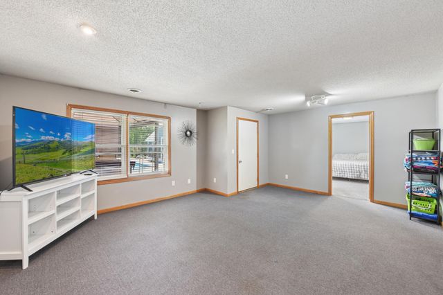 908 Martys Way, Osceola, WI 54020