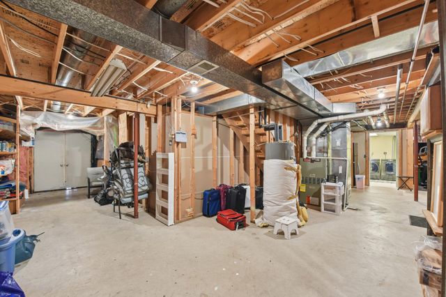 908 Martys Way, Osceola, WI 54020