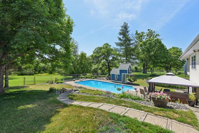 908 Martys Way, Osceola, WI 54020