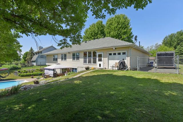 908 Martys Way, Osceola, WI 54020