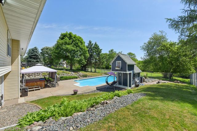 908 Martys Way, Osceola, WI 54020