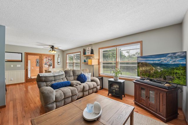908 Martys Way, Osceola, WI 54020