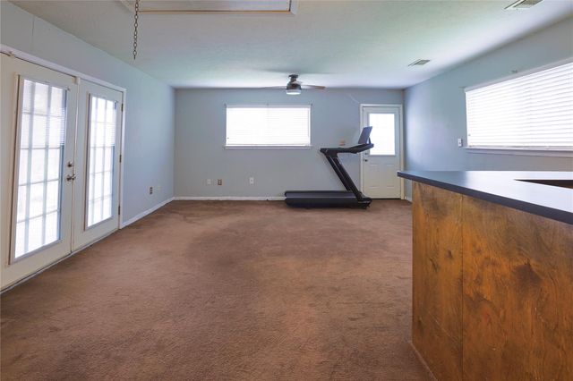 9844 Oriole, Conroe, TX 77385