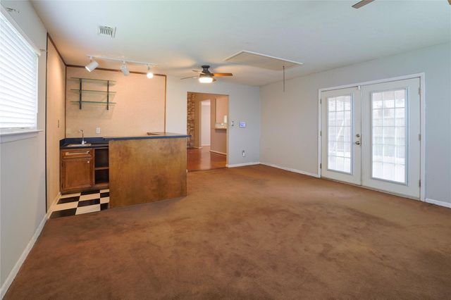 9844 Oriole, Conroe, TX 77385