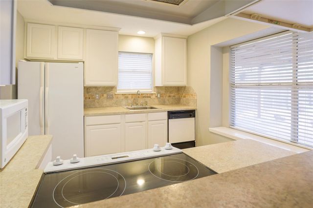 9844 Oriole, Conroe, TX 77385