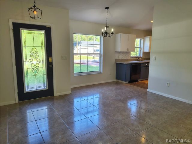7999 N Merrimac Way, Citrus Springs, FL 34434
