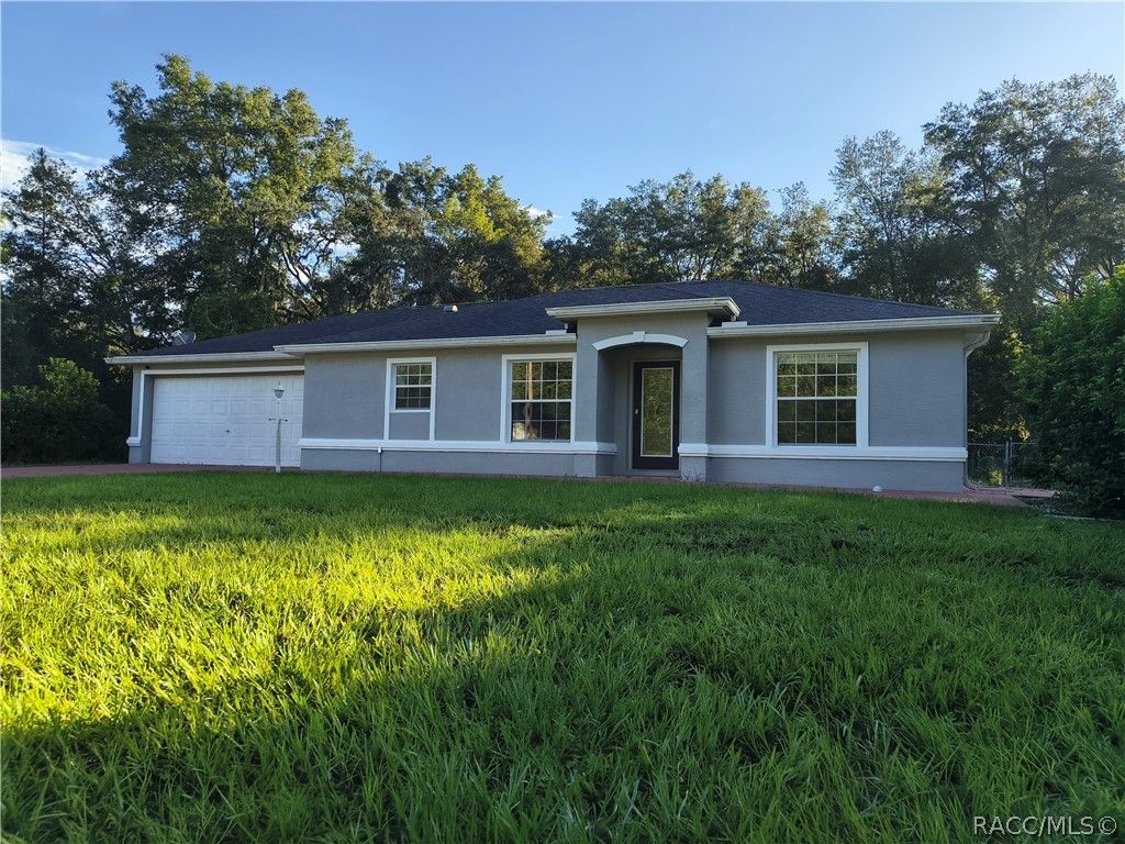 7999 N Merrimac Way, Citrus Springs, FL 34434