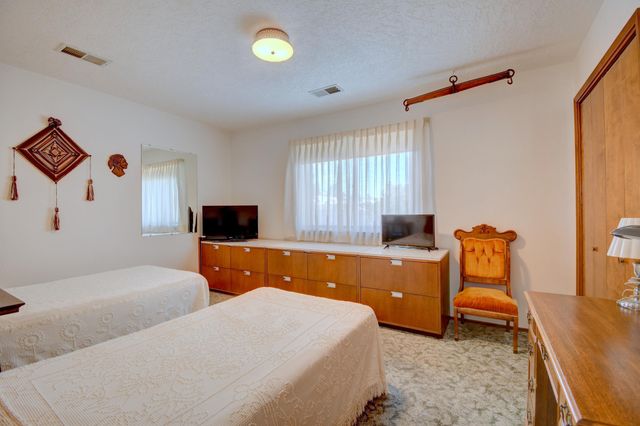 1195 Comanche Court SE, Rio Rancho, NM 87124