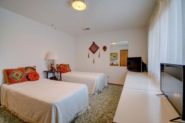 1195 Comanche Court SE, Rio Rancho, NM 87124