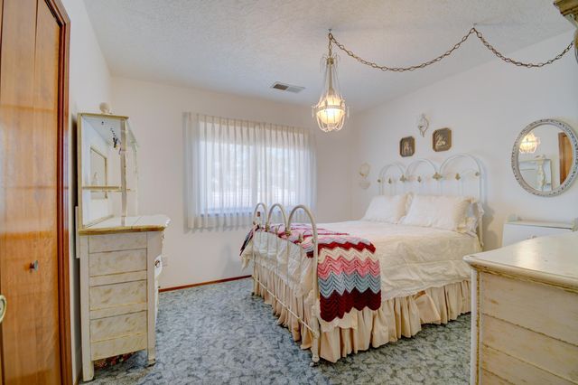 1195 Comanche Court SE, Rio Rancho, NM 87124