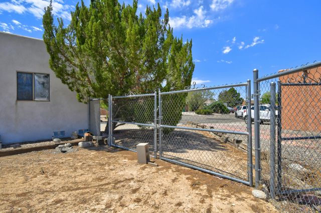 1195 Comanche Court SE, Rio Rancho, NM 87124