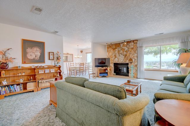 1195 Comanche Court SE, Rio Rancho, NM 87124