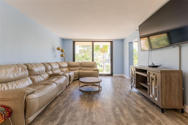 290 174th St 318, Sunny Isles Beach, FL 33160