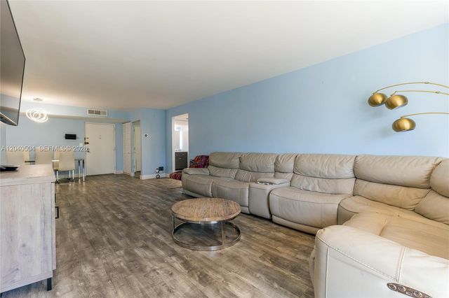 290 174th St 318, Sunny Isles Beach, FL 33160