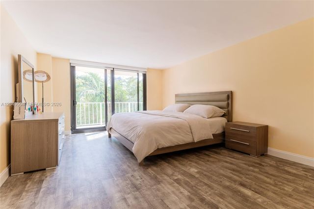 290 174th St 318, Sunny Isles Beach, FL 33160