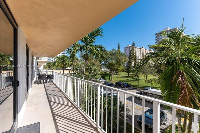 290 174th St 318, Sunny Isles Beach, FL 33160