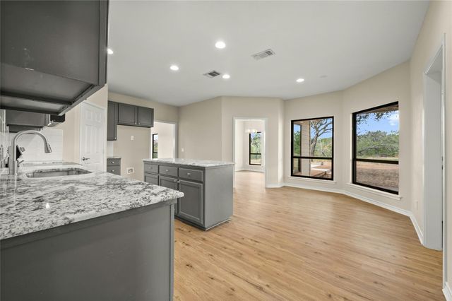 831 DOUBLE CREEK RD, Marble Falls, TX 78654