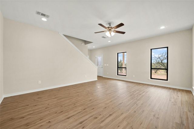 831 DOUBLE CREEK RD, Marble Falls, TX 78654