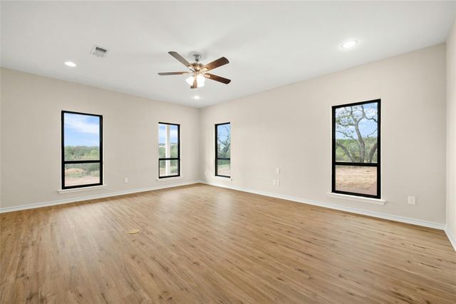 831 DOUBLE CREEK RD, Marble Falls, TX 78654