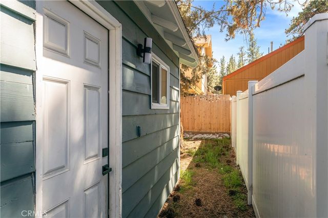 906 W Aeroplane, Big Bear City, CA 92314