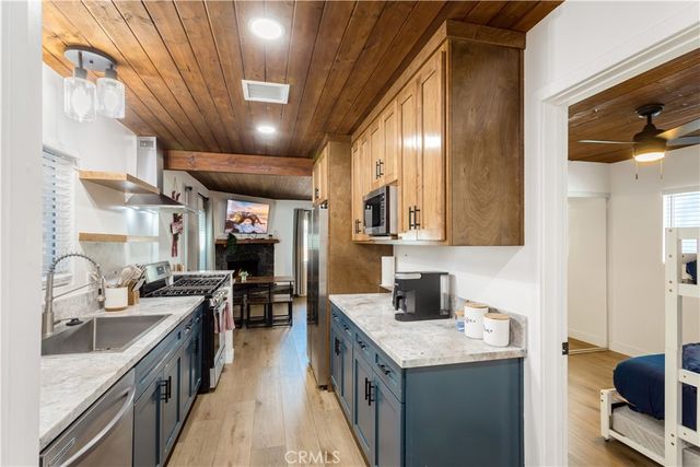 906 W Aeroplane, Big Bear City, CA 92314