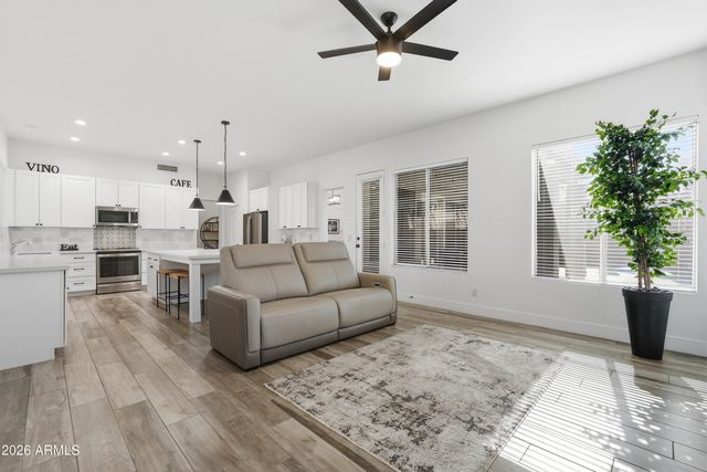 2906 E MERRILL Avenue, Gilbert, AZ 85234