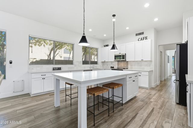 2906 E MERRILL Avenue, Gilbert, AZ 85234
