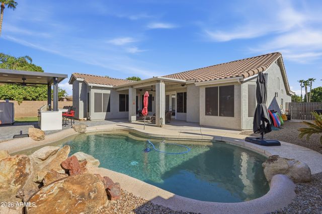 2906 E MERRILL Avenue, Gilbert, AZ 85234