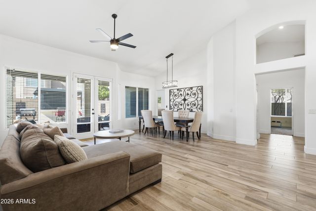 2906 E MERRILL Avenue, Gilbert, AZ 85234