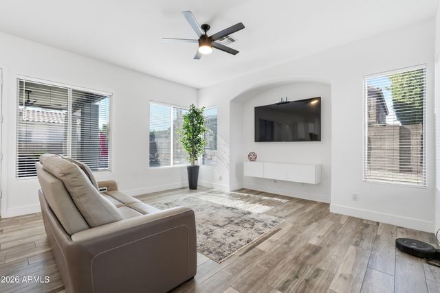 2906 E MERRILL Avenue, Gilbert, AZ 85234